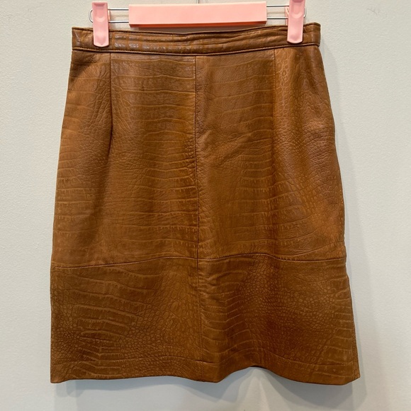 Leather Skirt, Vintage Ann Taylor. Buttery Soft!! - Picture 4 of 4
